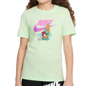 NWT M Nike Boys' NSW Boxy 2 Short Sleeve T-shirt